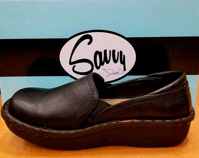 savvy brand nursing shoes